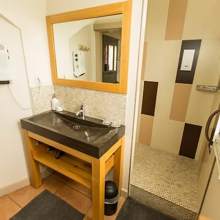 La Maison Cachee Penzion *