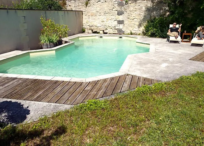 La Maison Cachee Penzion *