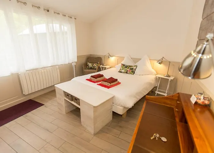 Penzion La Maison Cachee Bordeaux