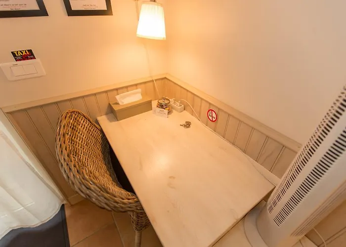 La Maison Cachee Pensjonat *